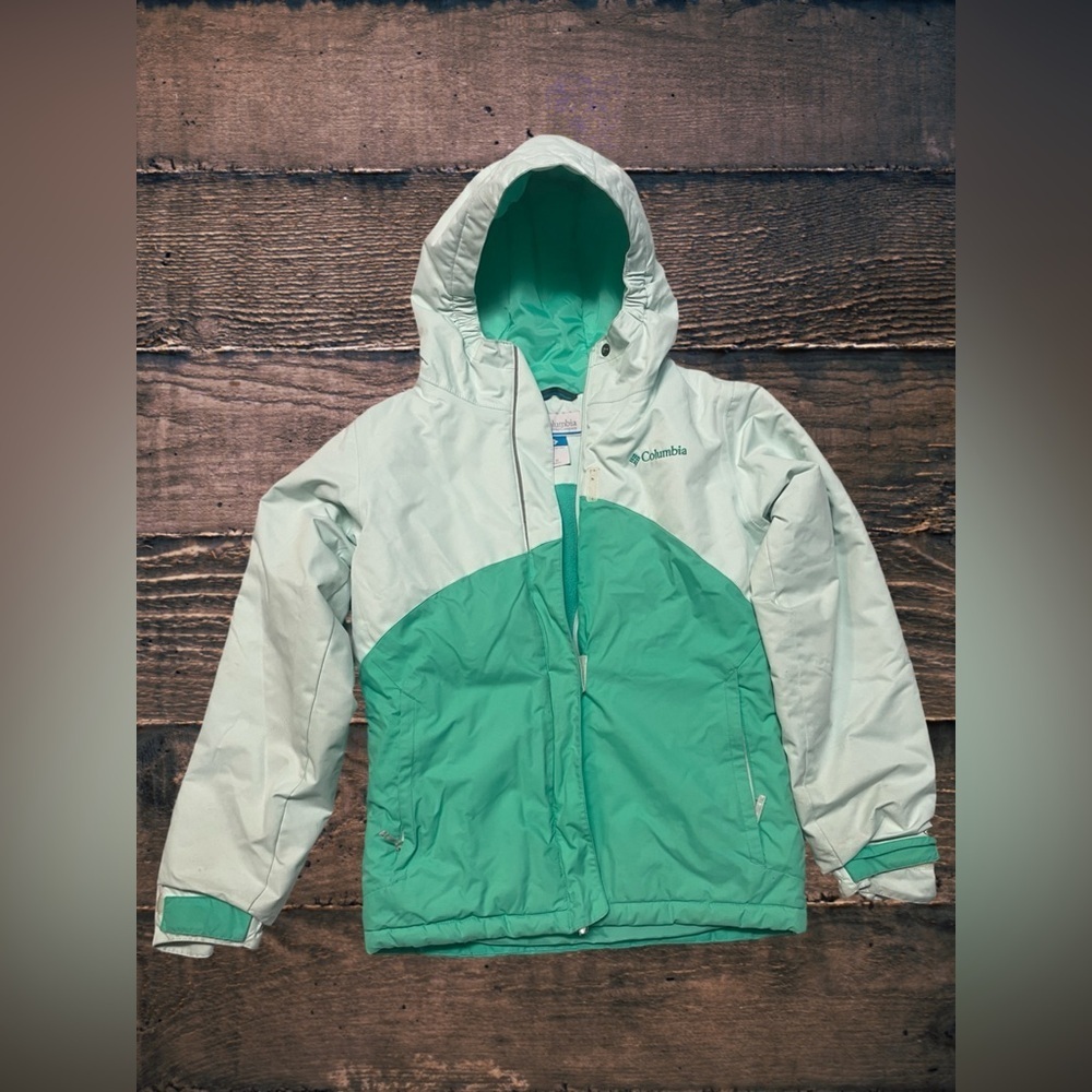 Women’s coat size medium brand Columbia multicolor